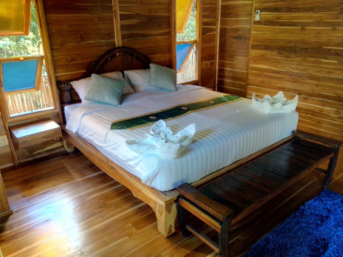 Phanya Chalet Hotel Ratchaburi Room photo